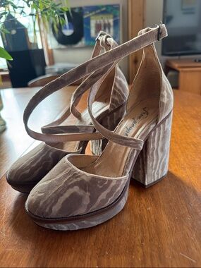 Free People velvet platform closed toe heels.